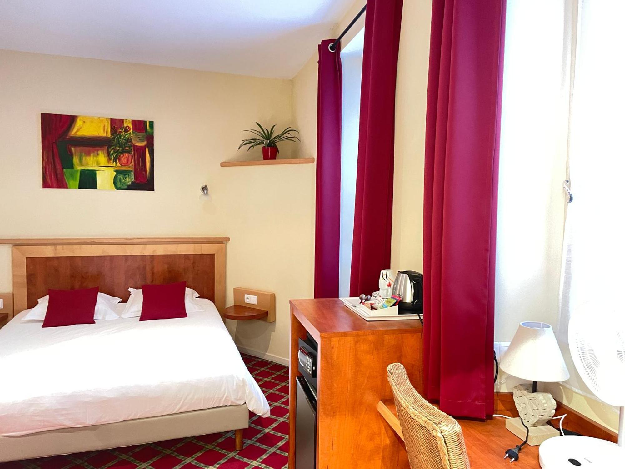 Hotel Des Marquisats Annecy Exterior photo