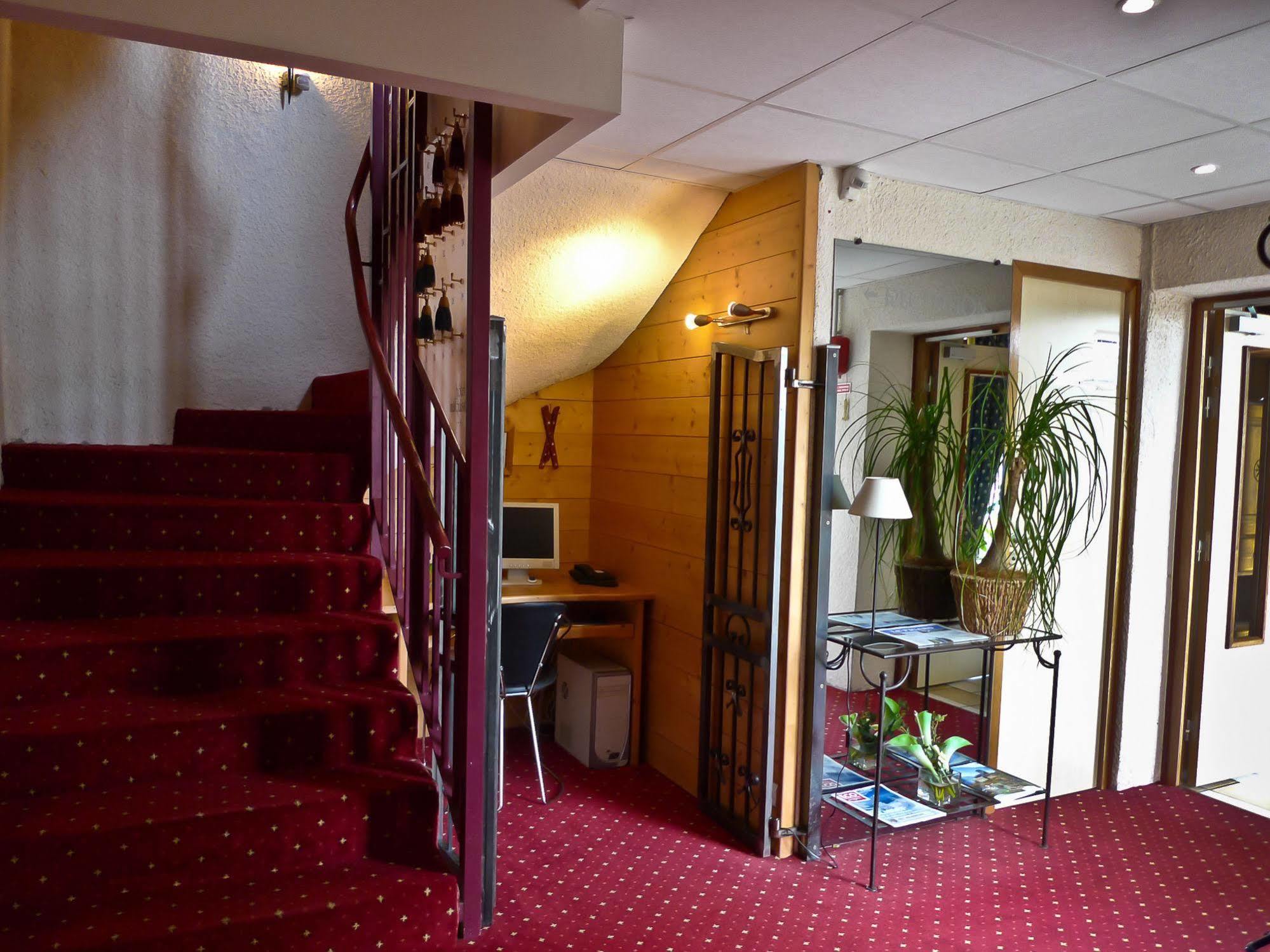 Hotel Des Marquisats Annecy Exterior photo